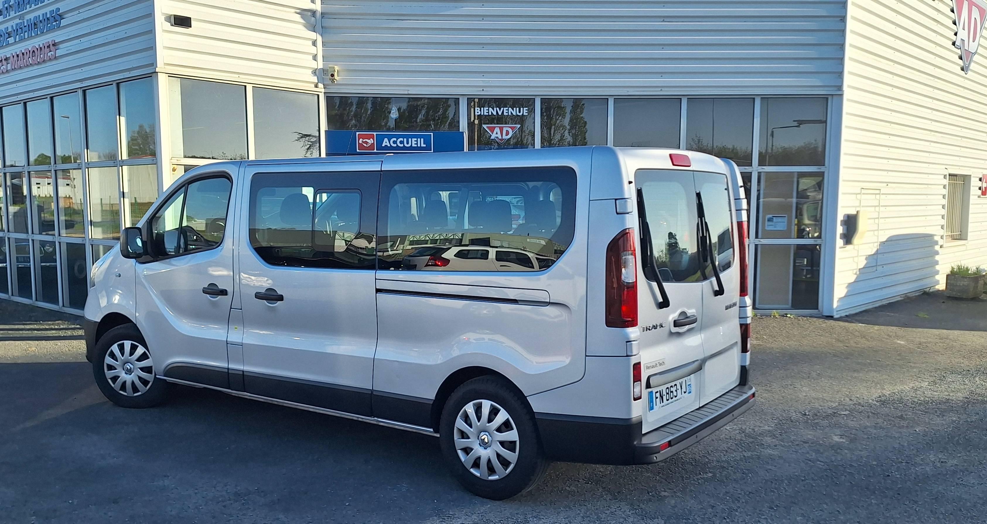RENAULT TRAFIC COMBI