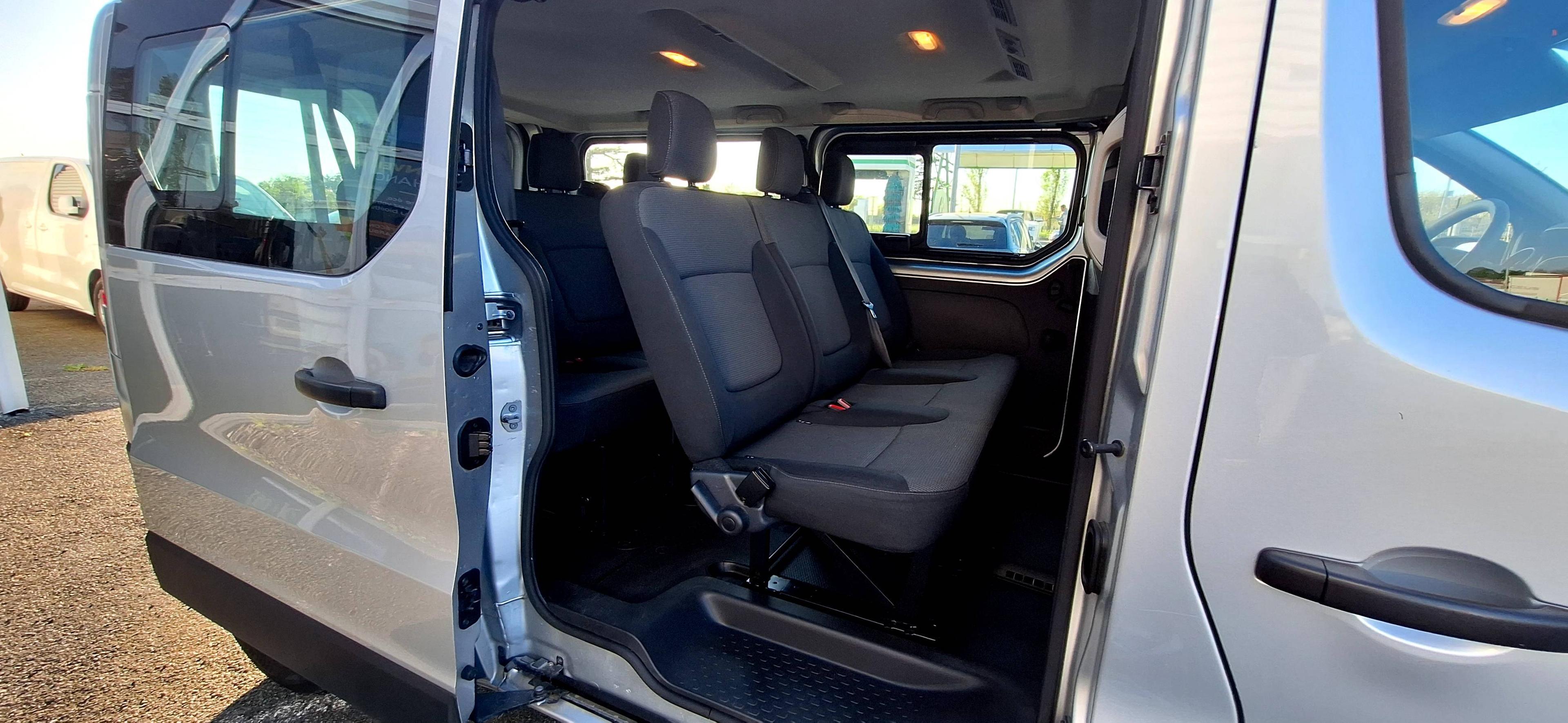 RENAULT TRAFIC COMBI