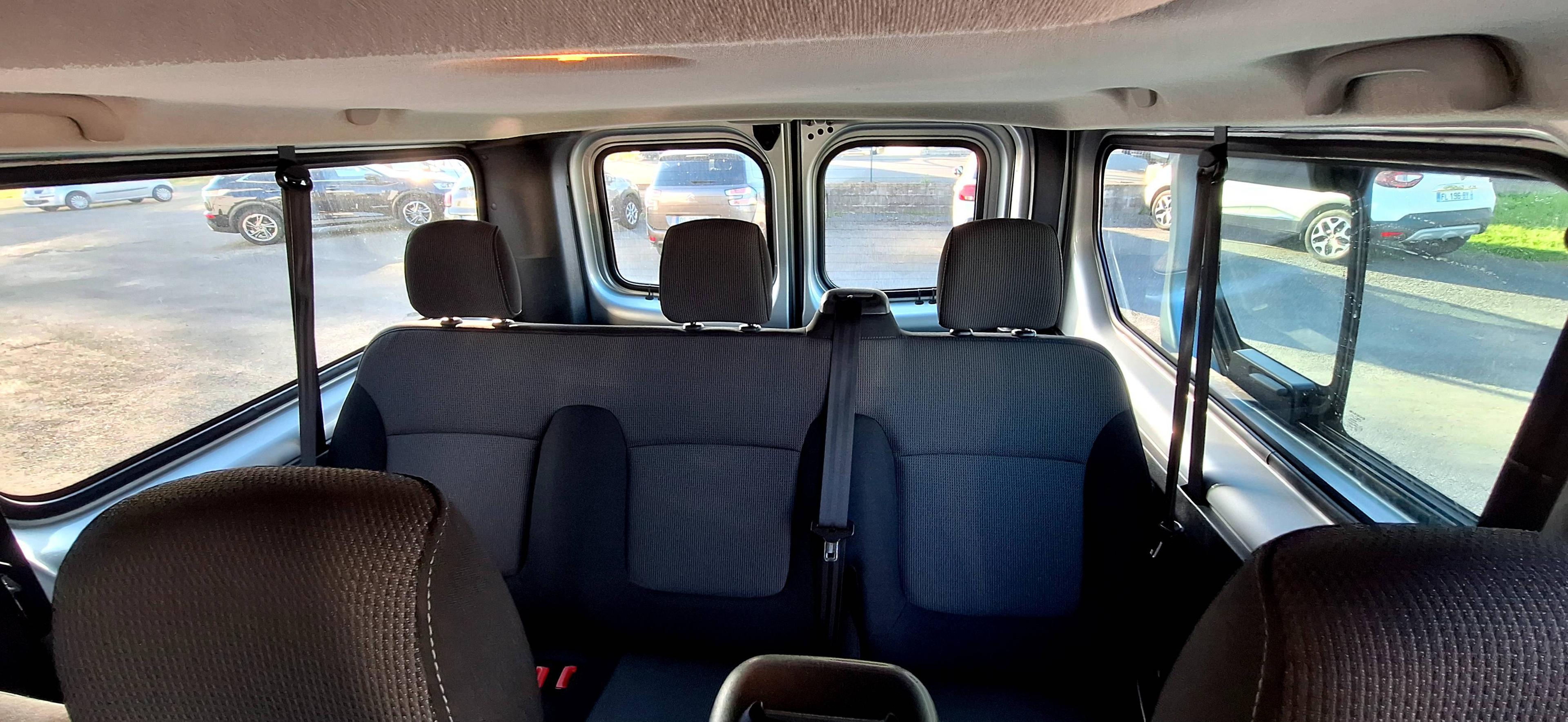 RENAULT TRAFIC COMBI