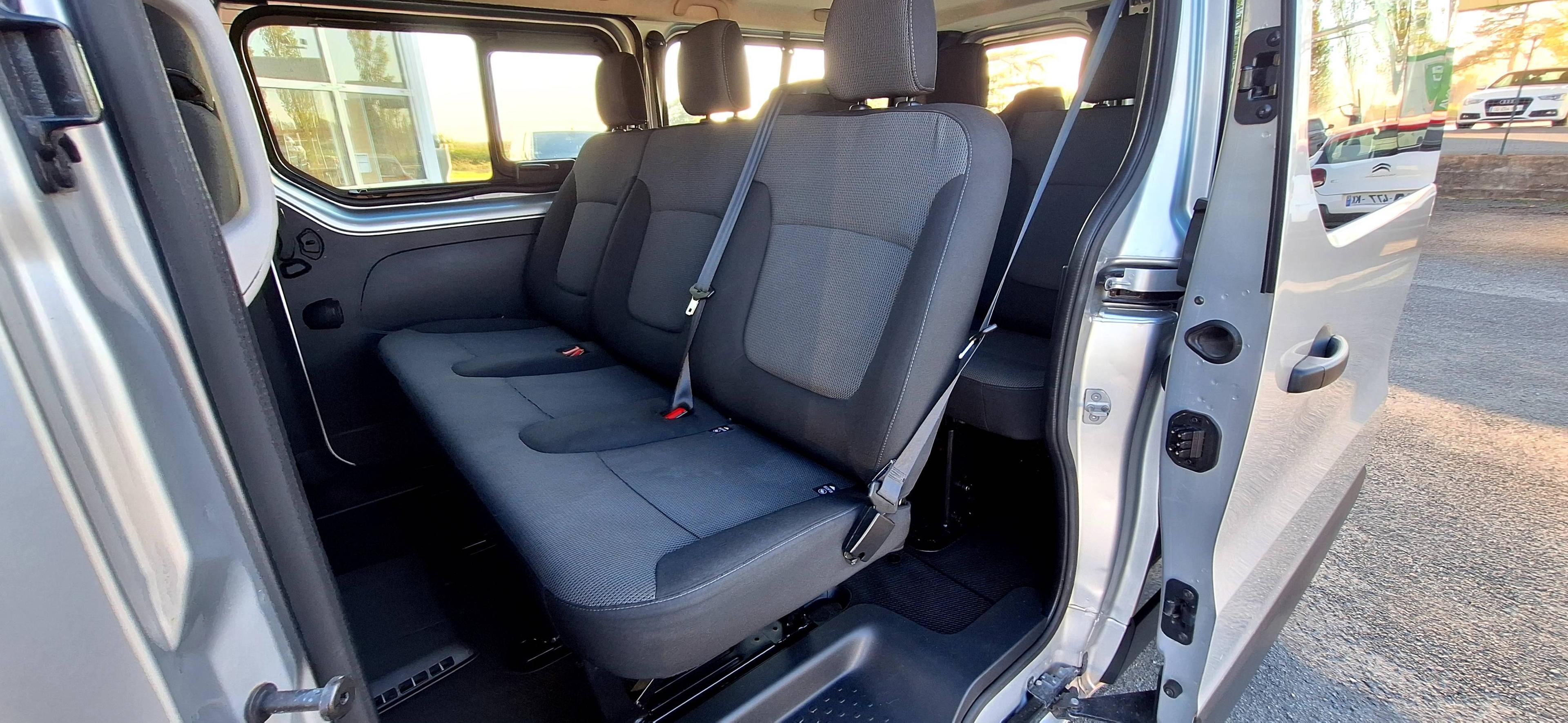 RENAULT TRAFIC COMBI