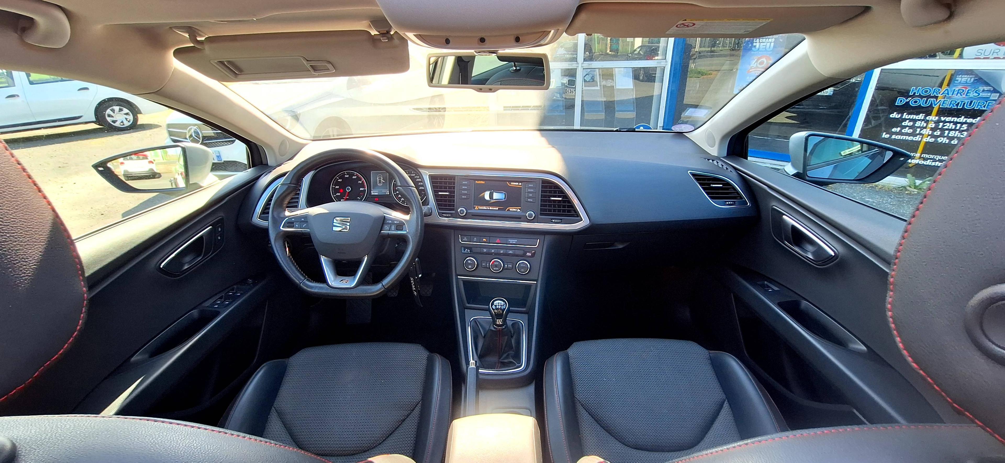 SEAT LEON