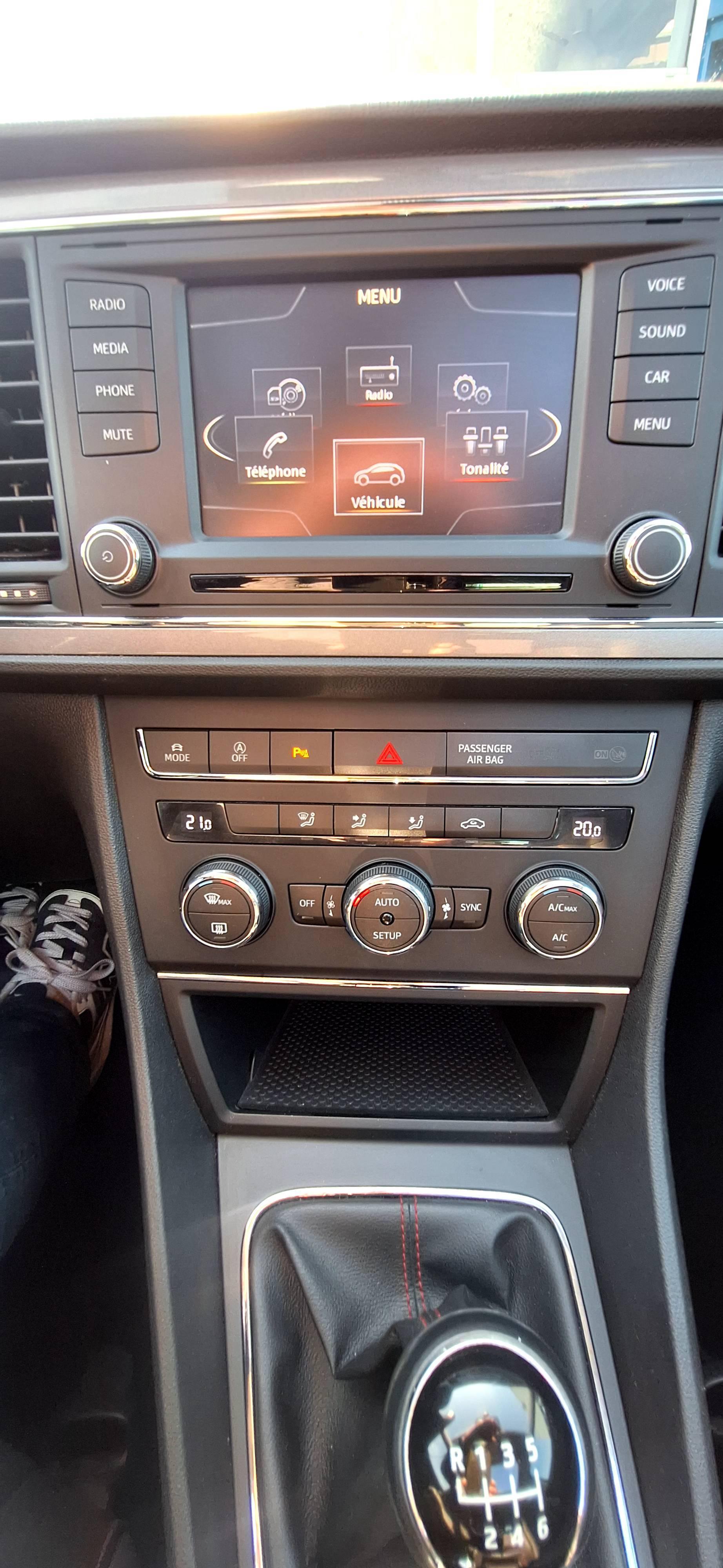 SEAT LEON