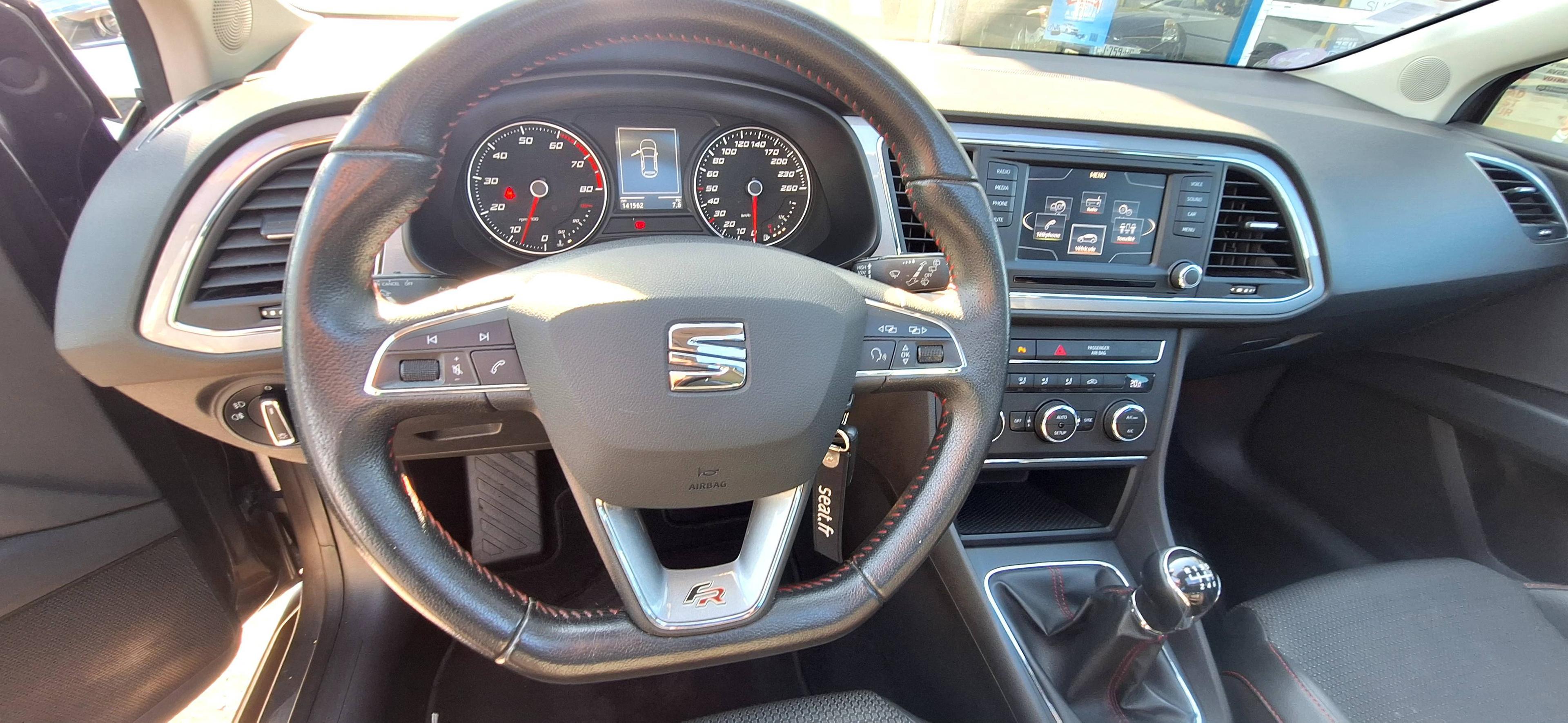 SEAT LEON
