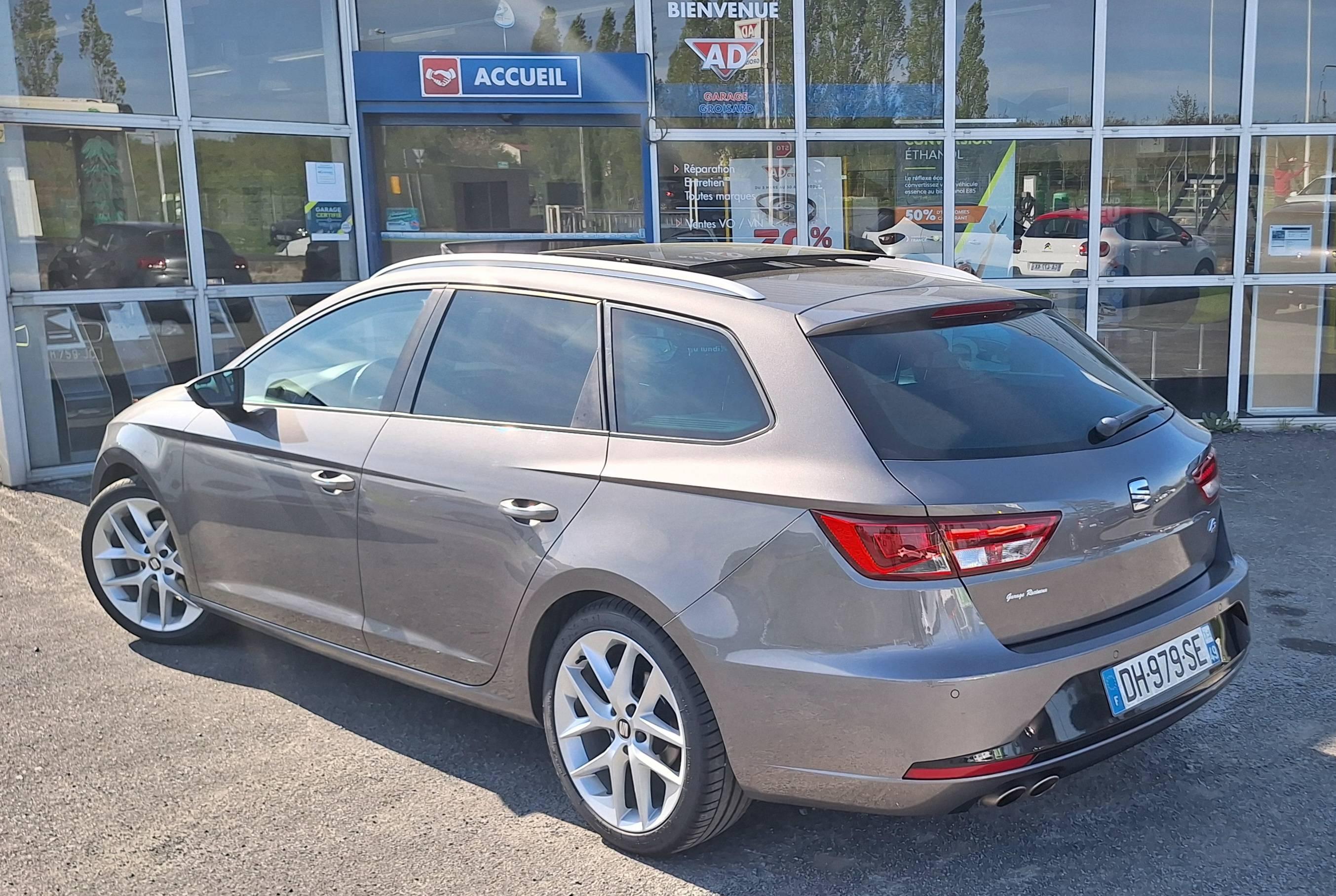 SEAT LEON