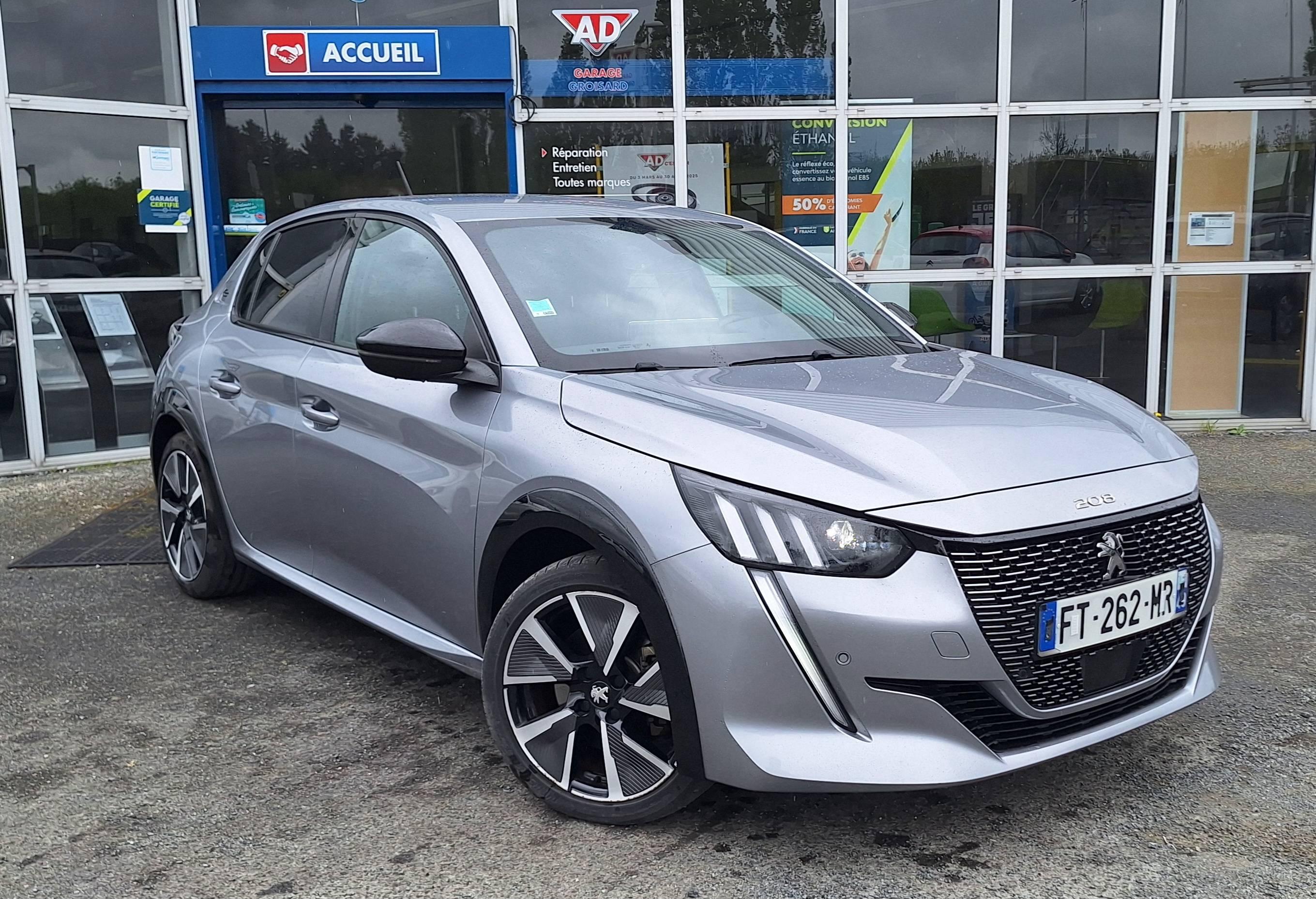 PEUGEOT 208