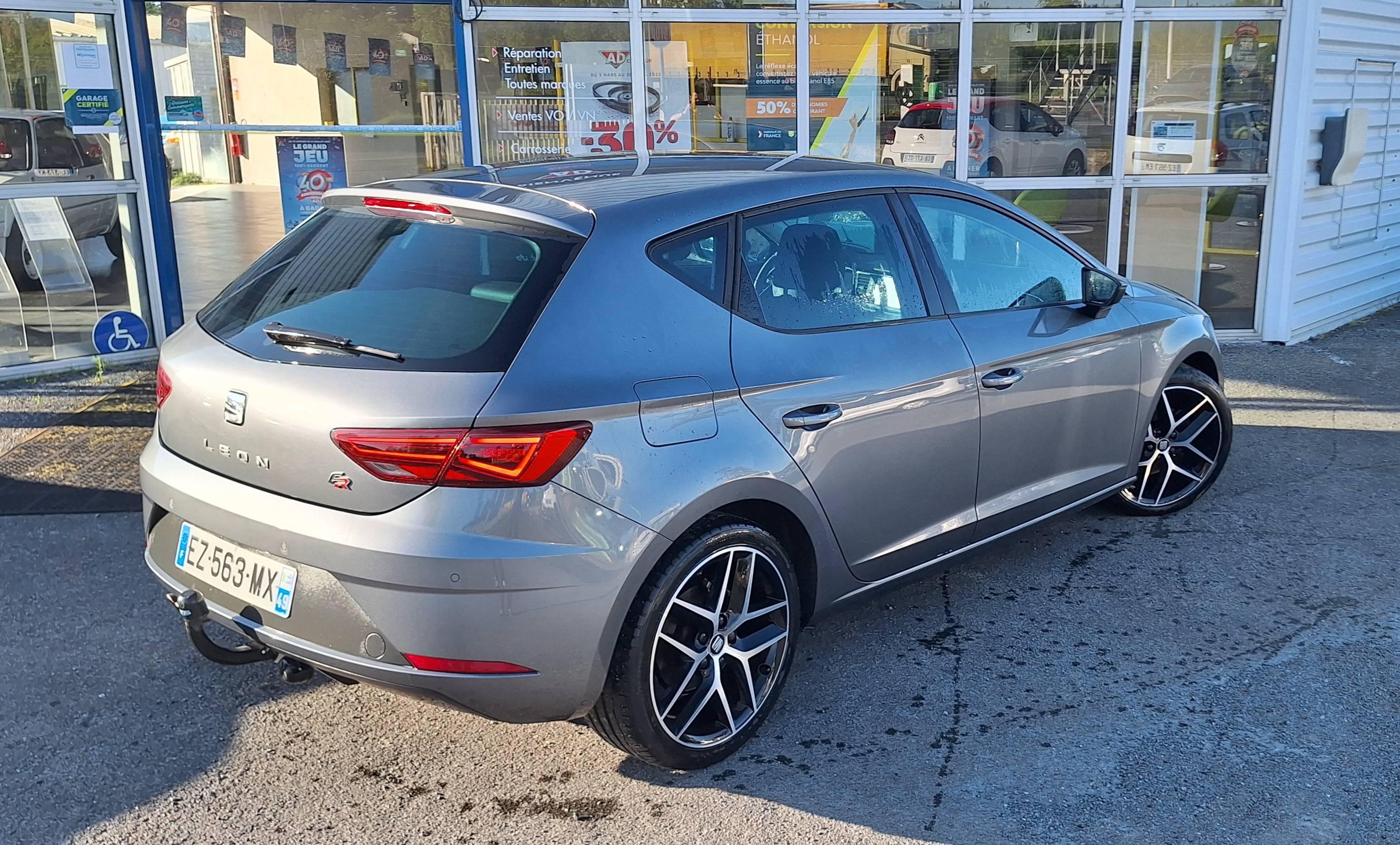 SEAT LEON