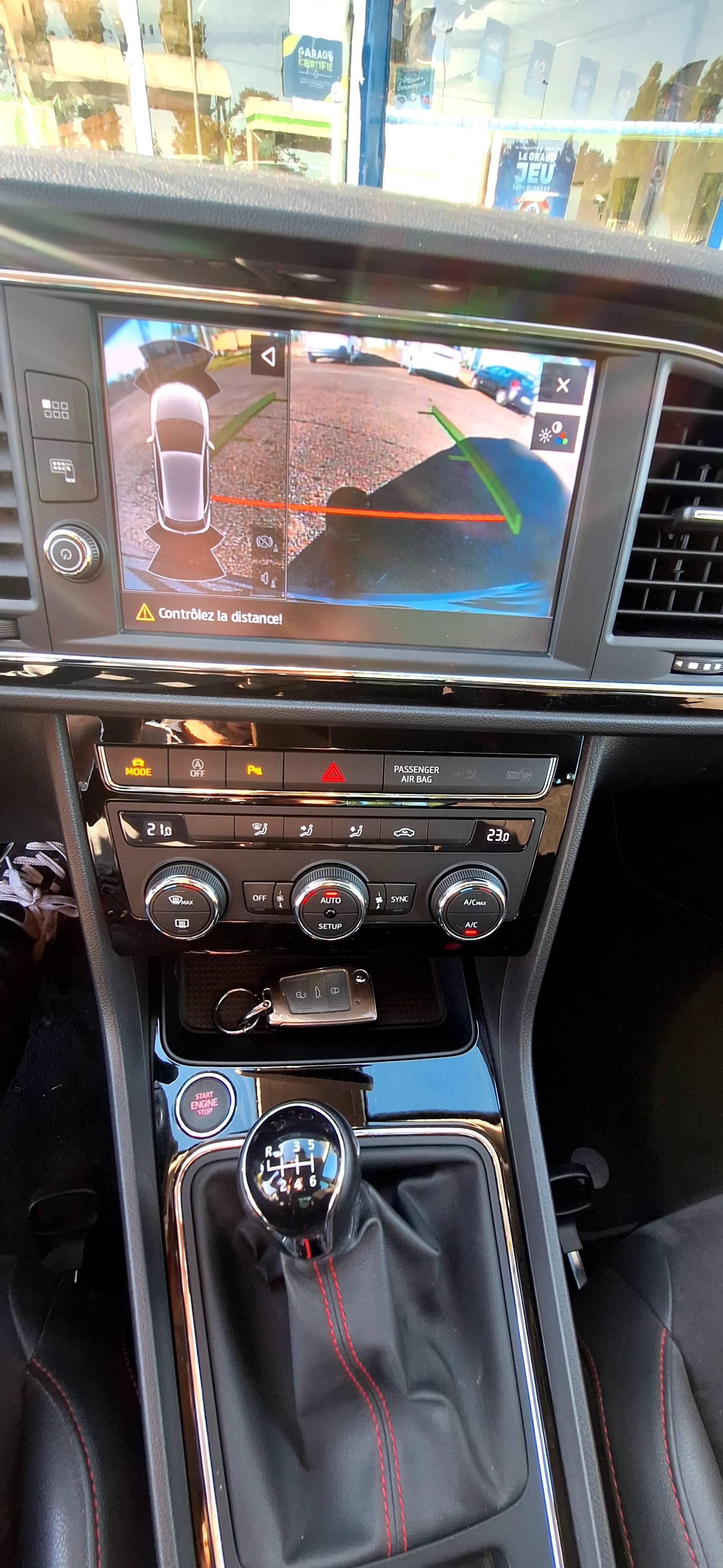 SEAT LEON
