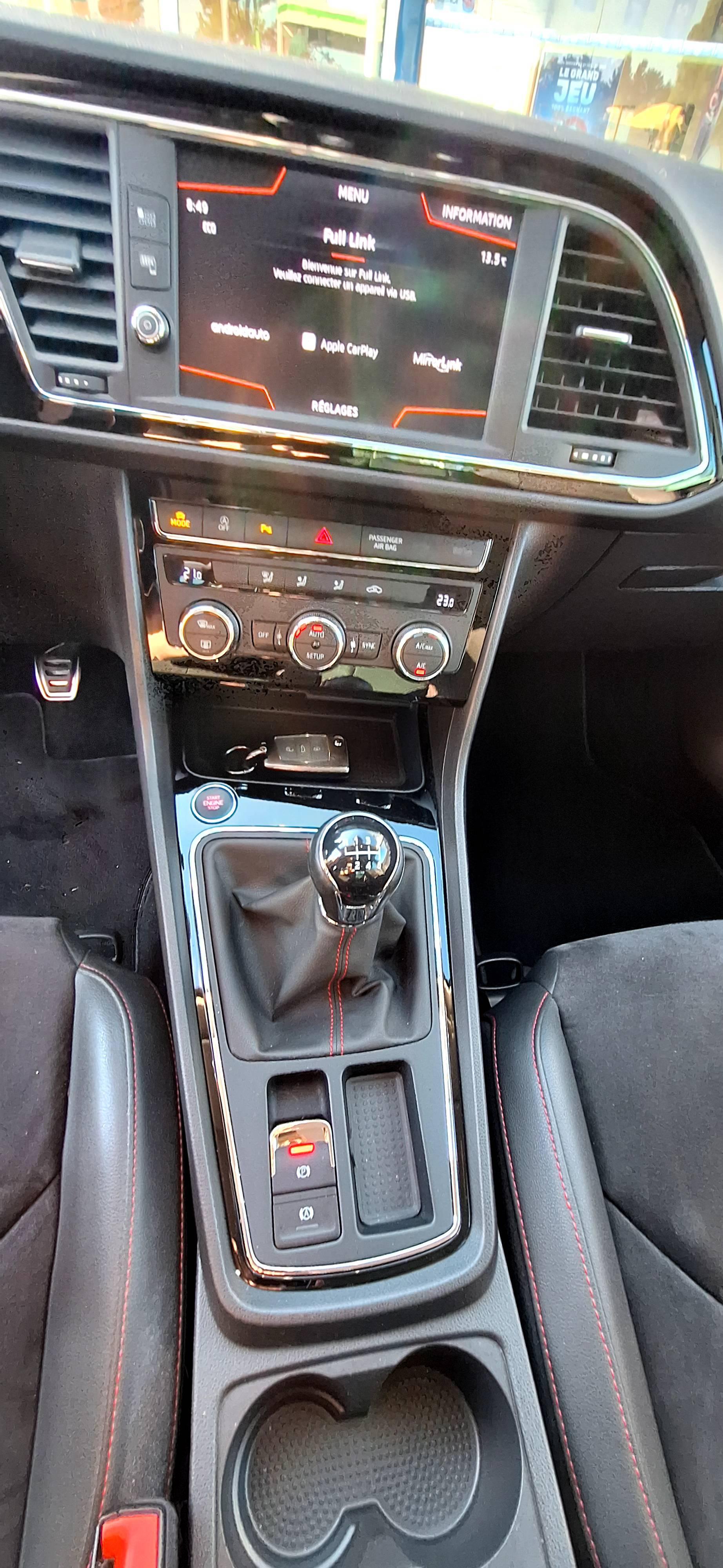 SEAT LEON