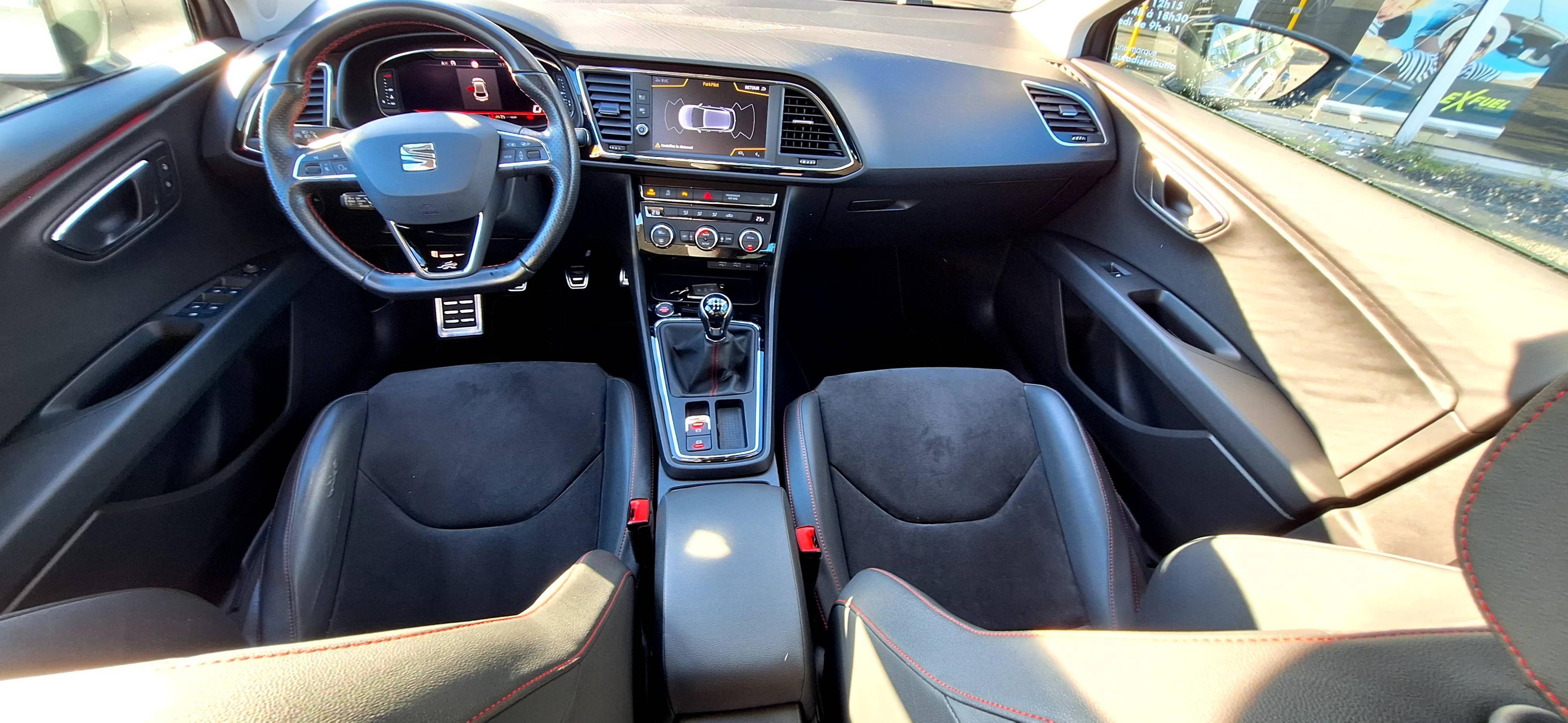 SEAT LEON