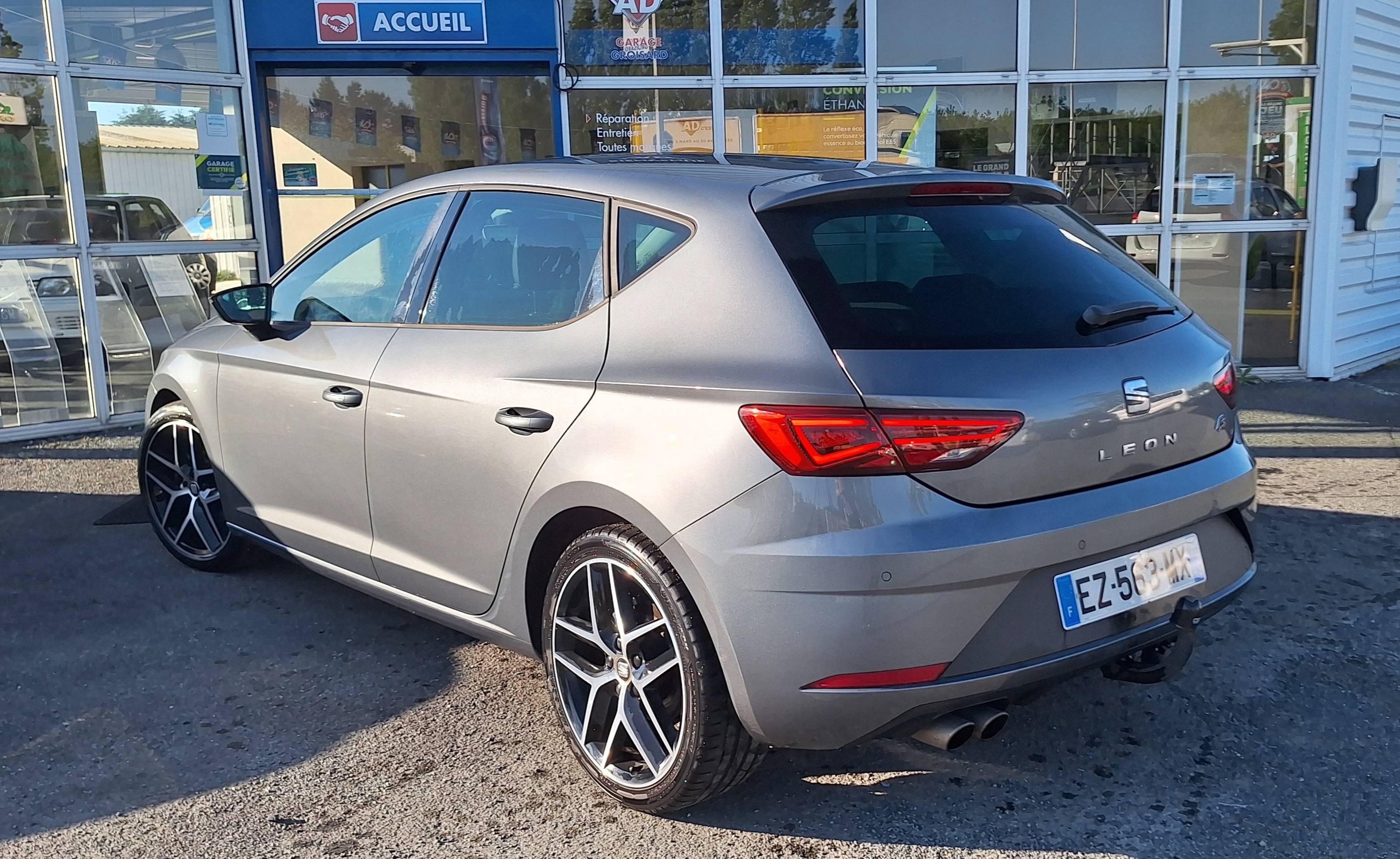 SEAT LEON