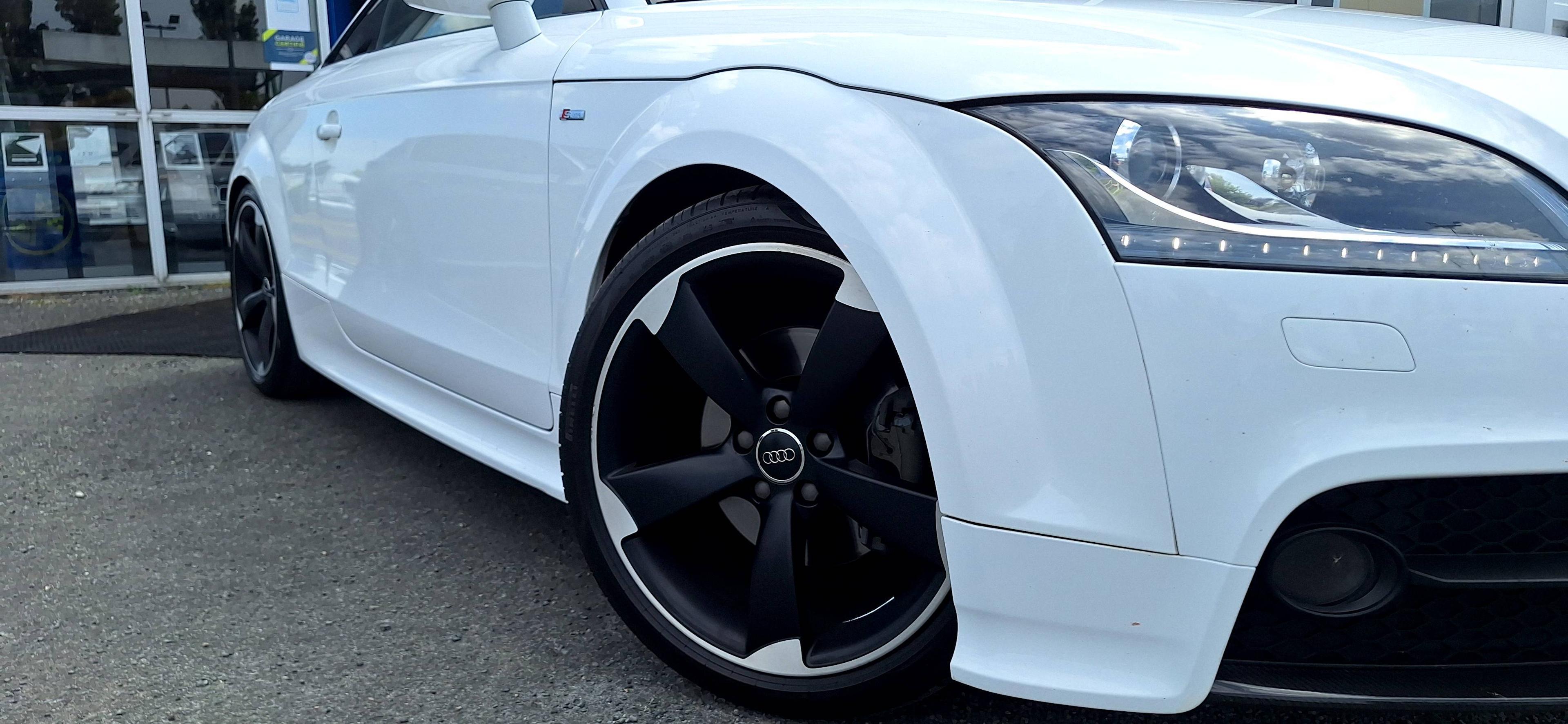AUDI TT