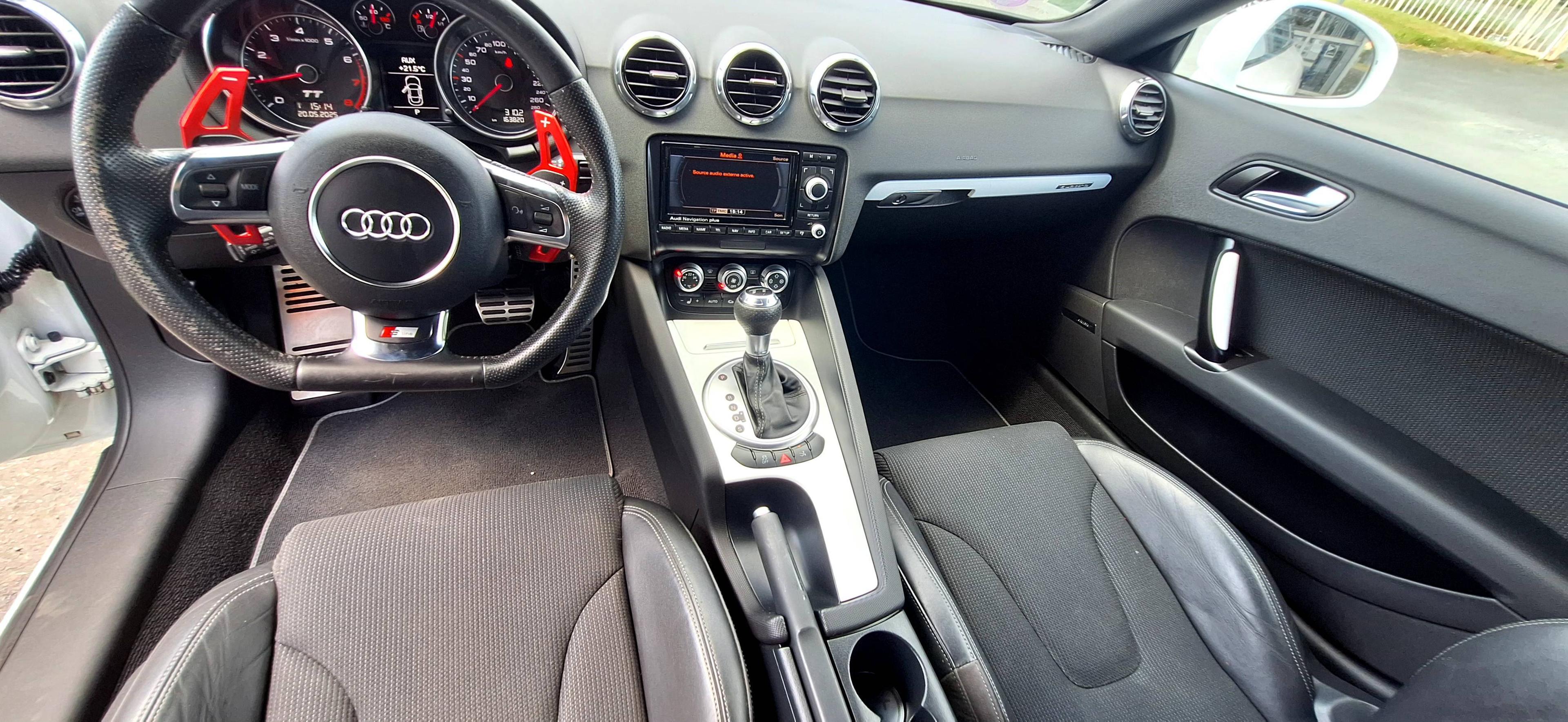 AUDI TT