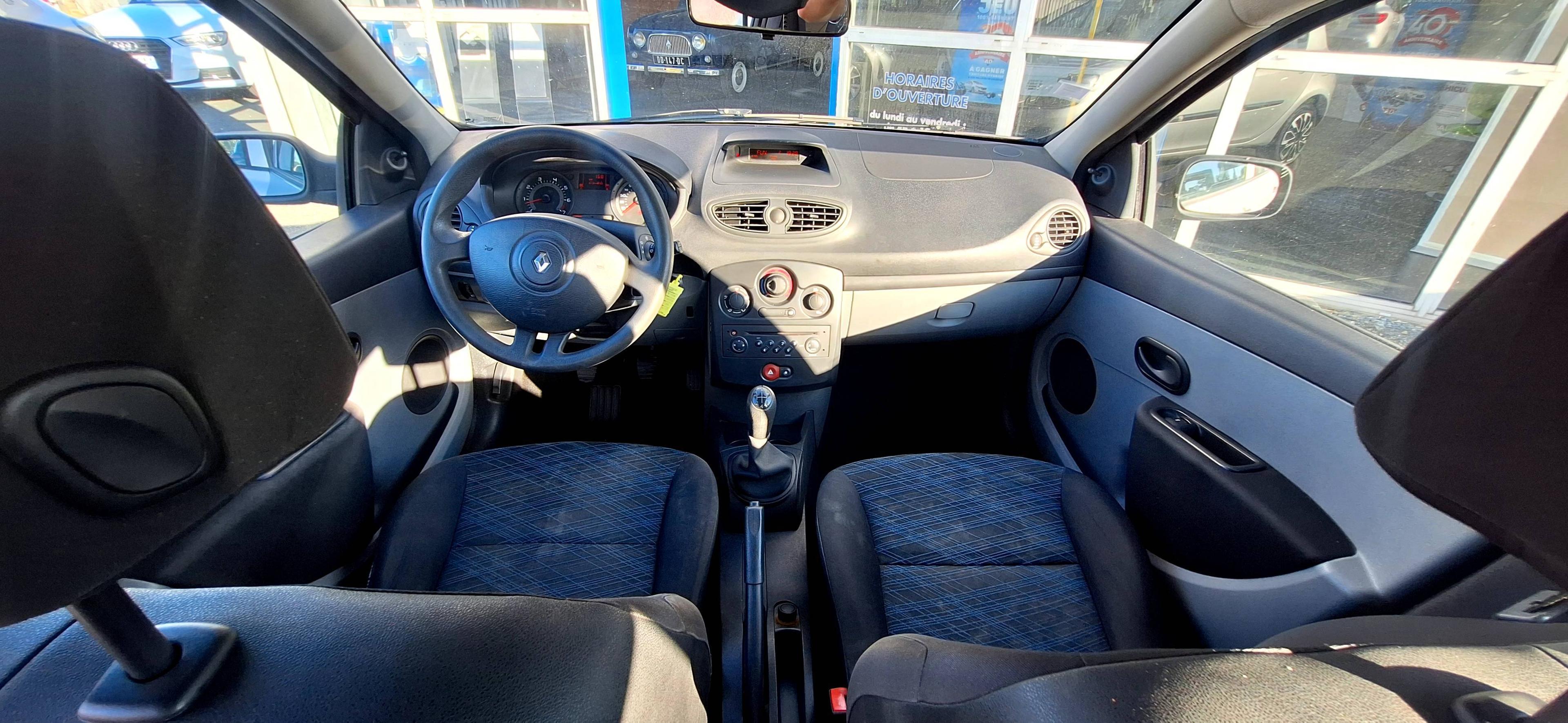 RENAULT CLIO