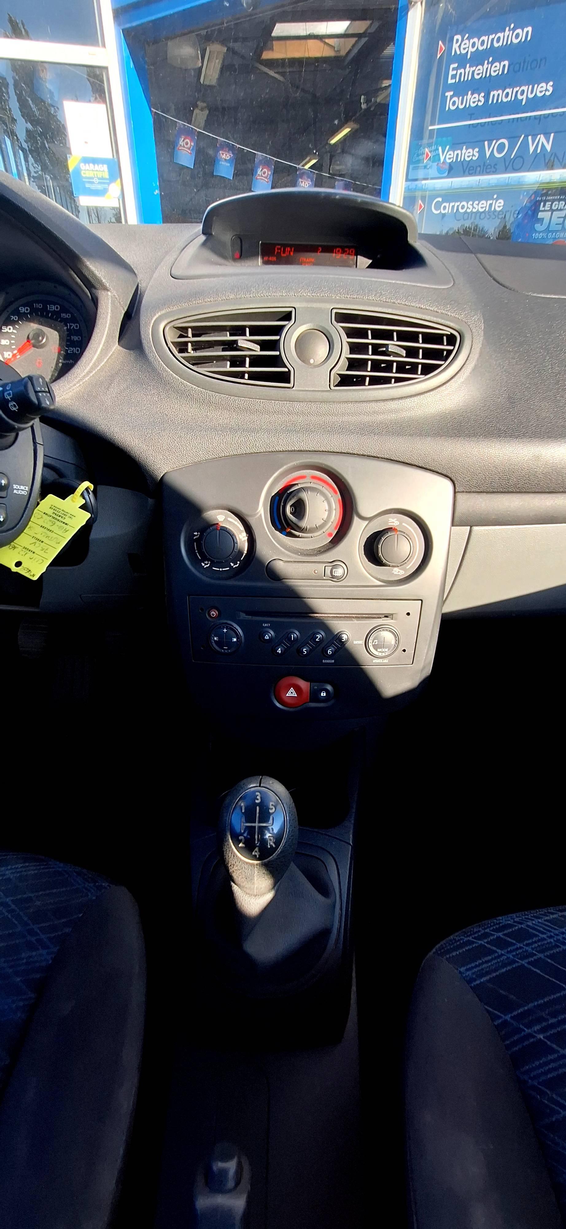 RENAULT CLIO