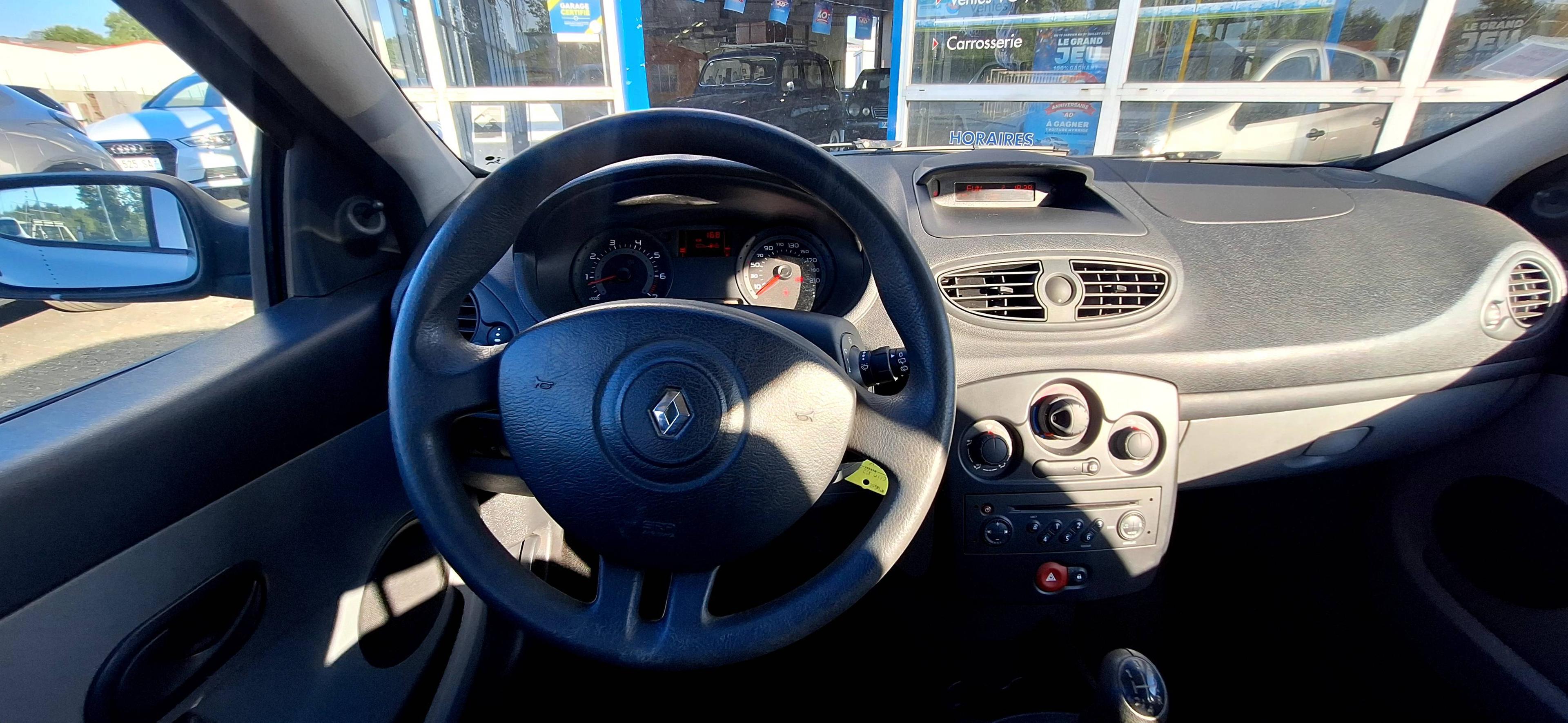 RENAULT CLIO