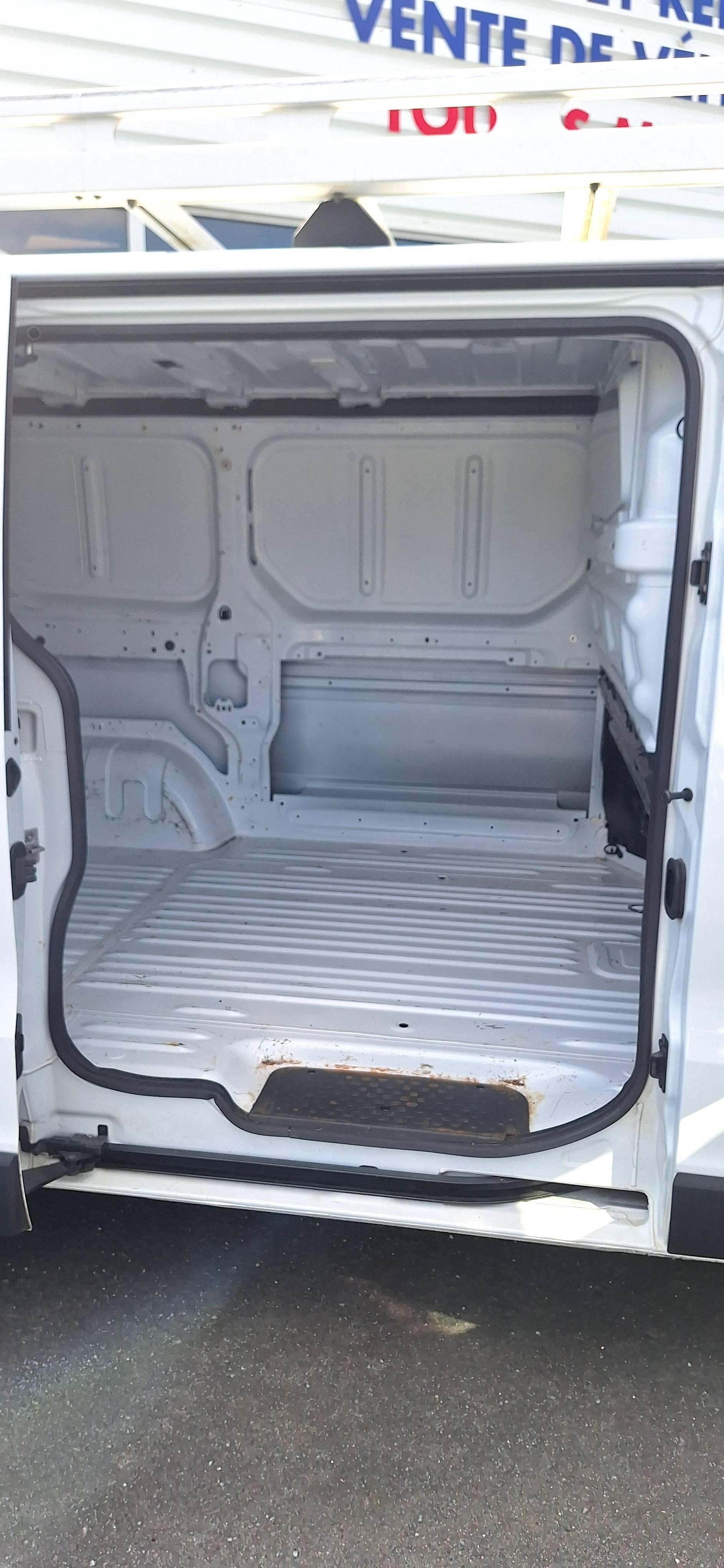 RENAULT TRAFIC
