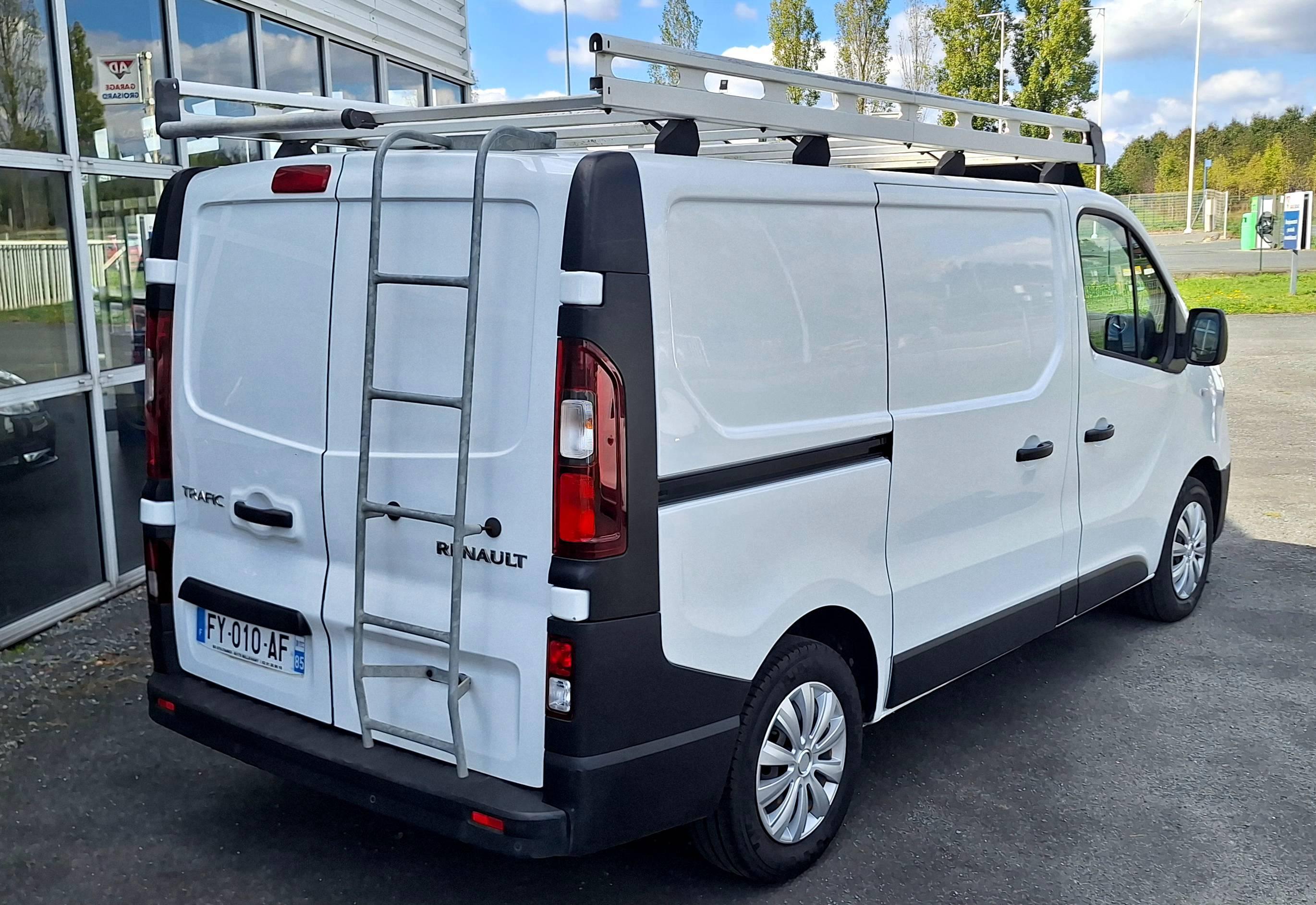 RENAULT TRAFIC