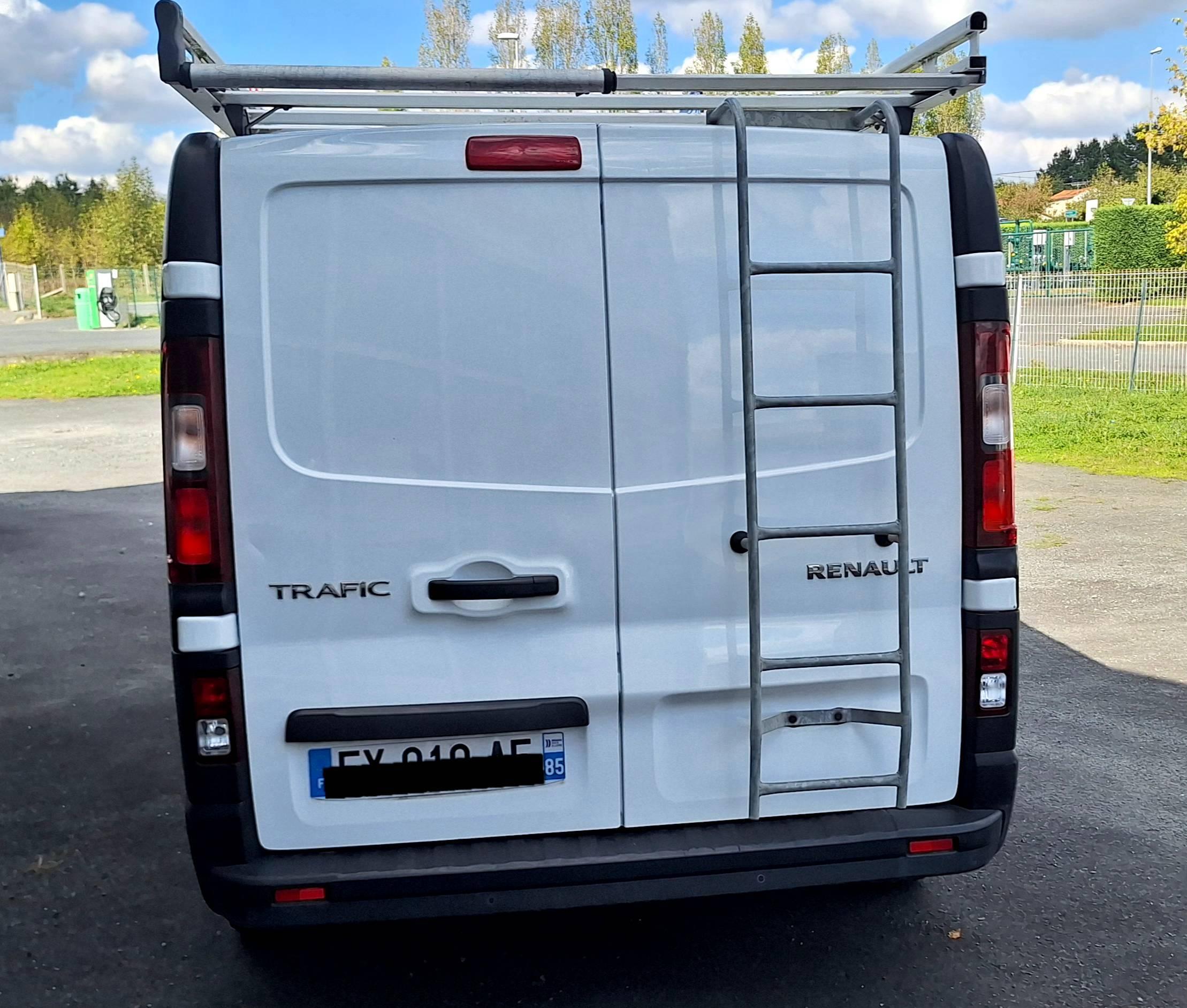 RENAULT TRAFIC