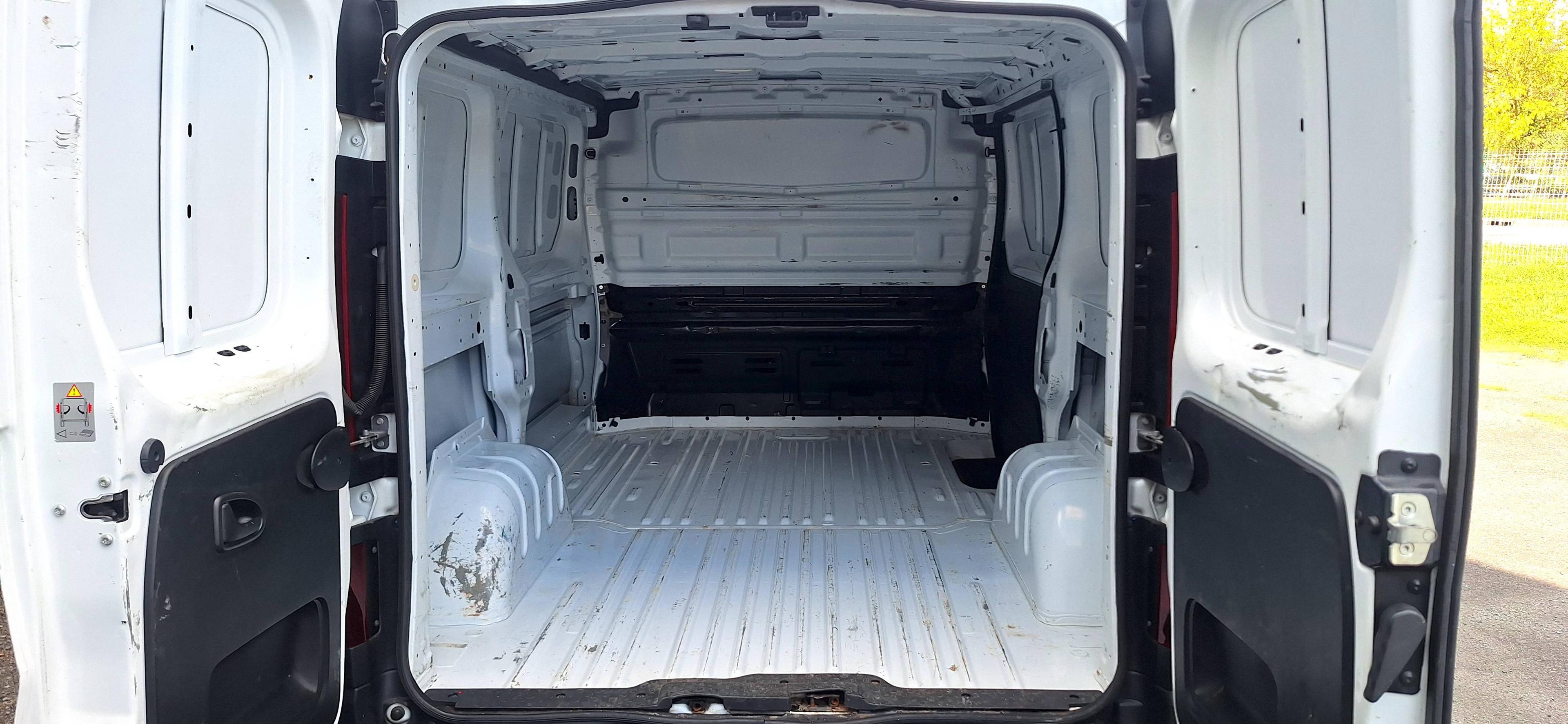 RENAULT TRAFIC
