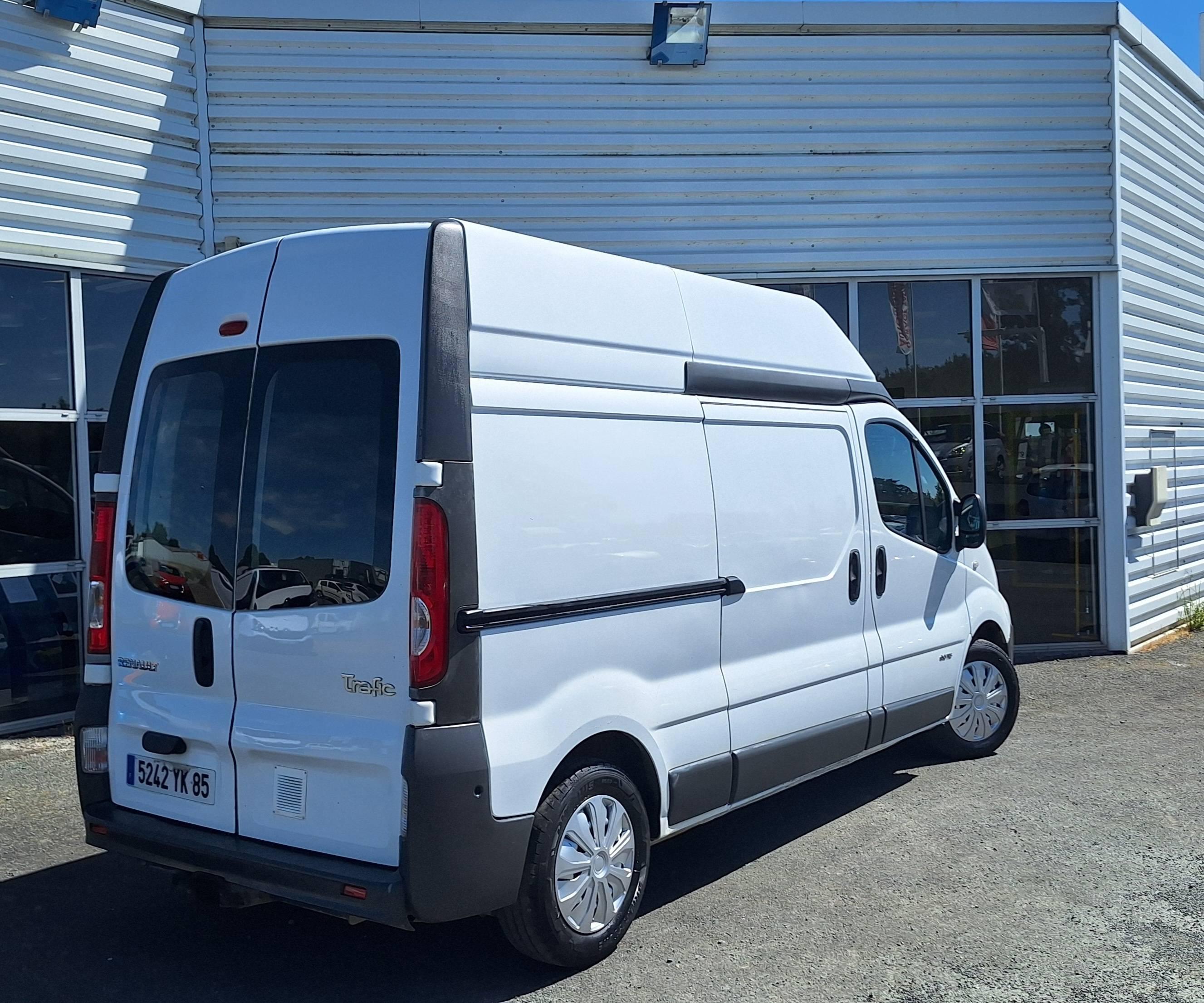 RENAULT TRAFIC