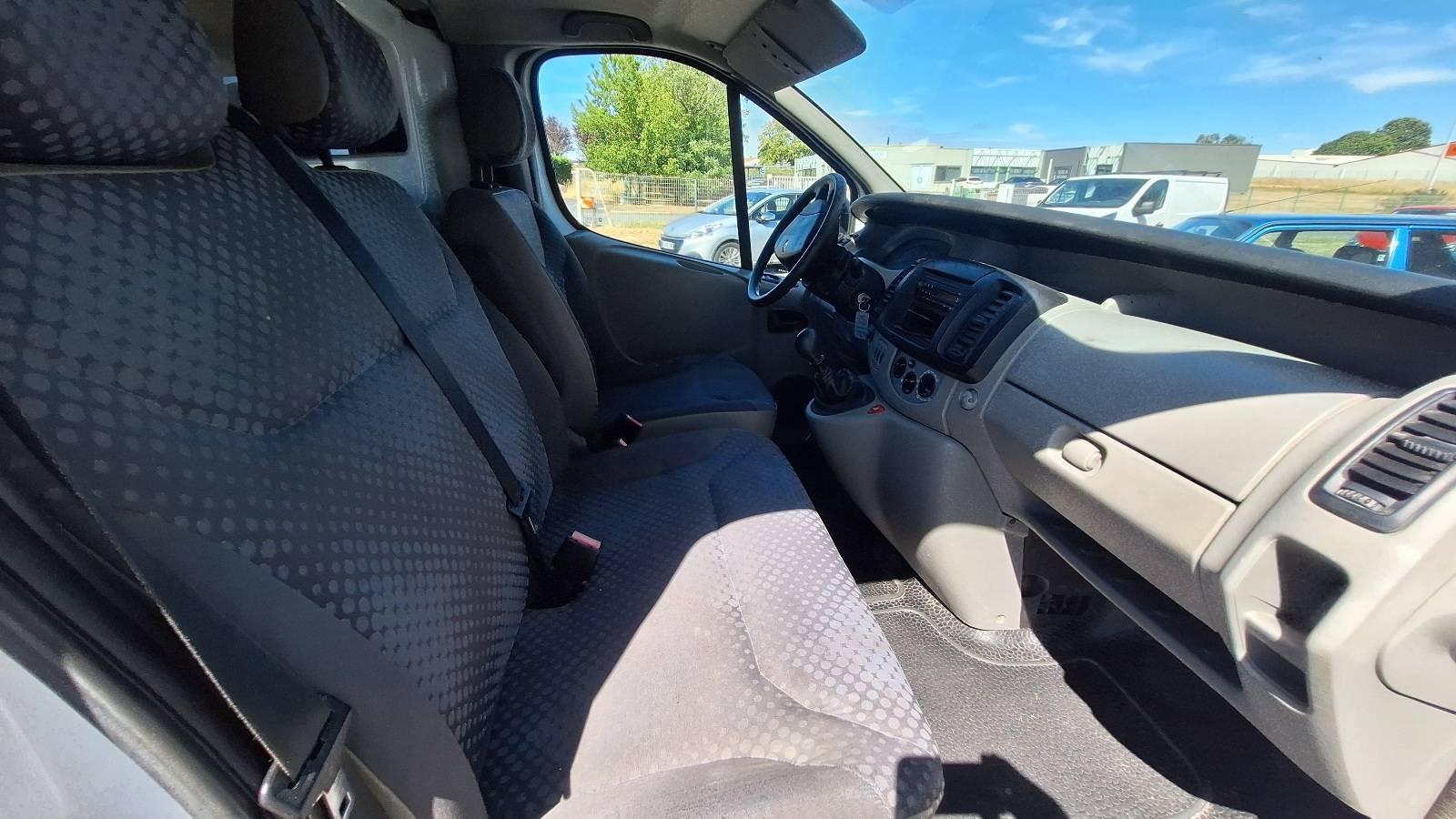 RENAULT TRAFIC